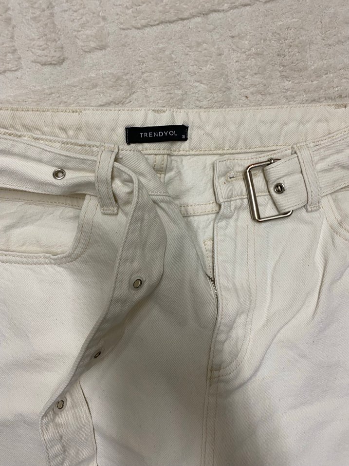 Kadın Beyaz Kemerli Midi Kot Pantolon - Görsel 2