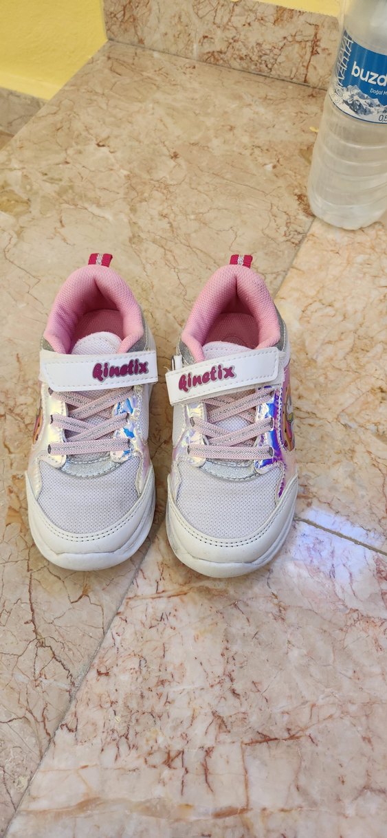 Kız Çocuk Pembe Bağcıklı ve Cırt Cırtlı Spor Ayakkabı - Görsel 2