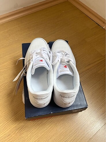 37 Beden Reebok kadın ayakkabısı