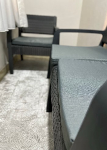 Beden gri Renk AZ KULLANILMIŞ BALKON BAHÇE TAKIMI
