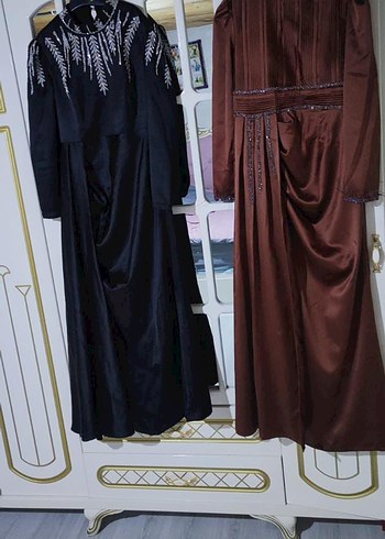 Uzun Kol, Yüksek Yakalı Kahverengi Nakışlı Elbise ve siyah elbis