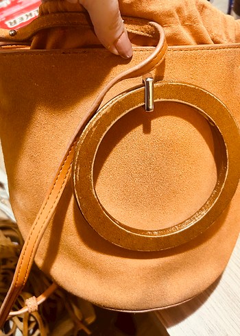 Mango Camel büzgülü nubuk çanta