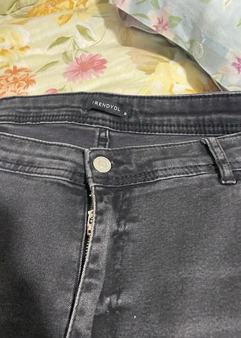 Gri Kadın Denim Bol Kesim Yırtık Jean - Görsel 3