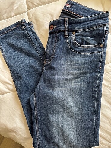 Vena Vena jean