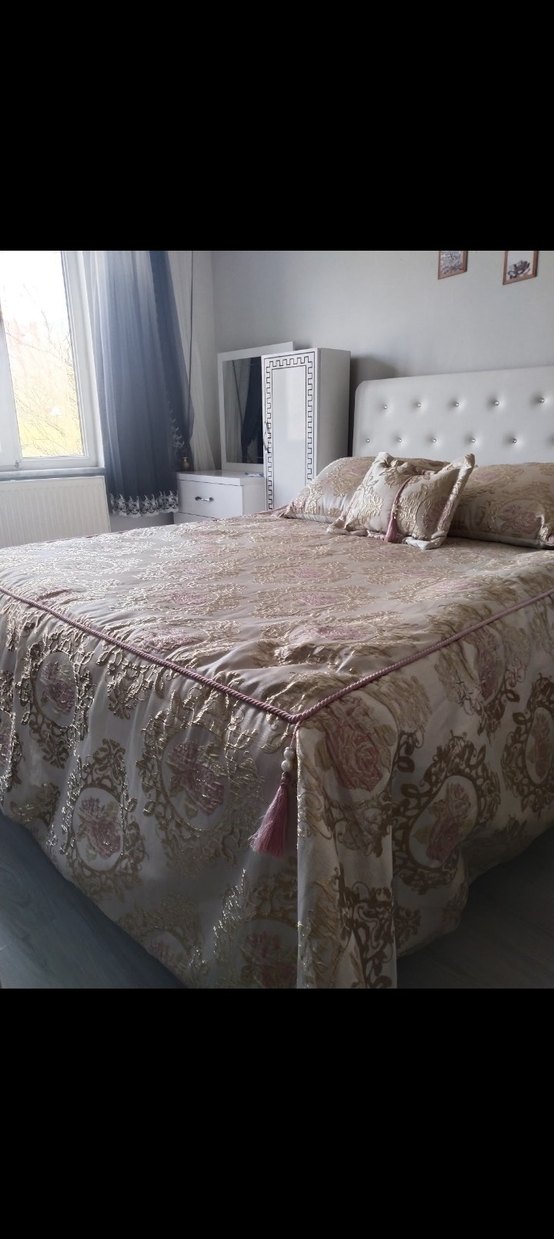 Nakışlı Pastel Beyaz Yatak Örtüsü - Görsel 2