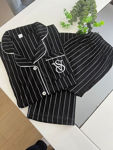 Kısa kol uzun pijama önden düğmeli victoria secret