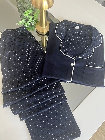 Önden düğmeli kısa kol pijama takımı