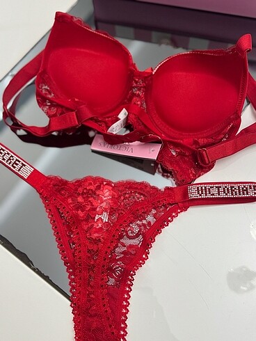 l Beden kırmızı Renk Victoria?s secret iç çamaşır takımı