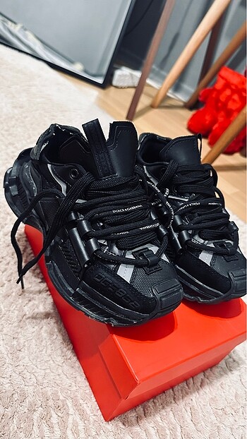 DOLCE &GABBANA SPOR AYAKKABI (İTHAL SIFIR)
