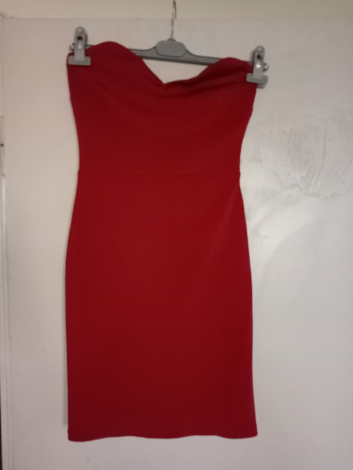 Kırmızı kalp yaka elbise - Görsel 3