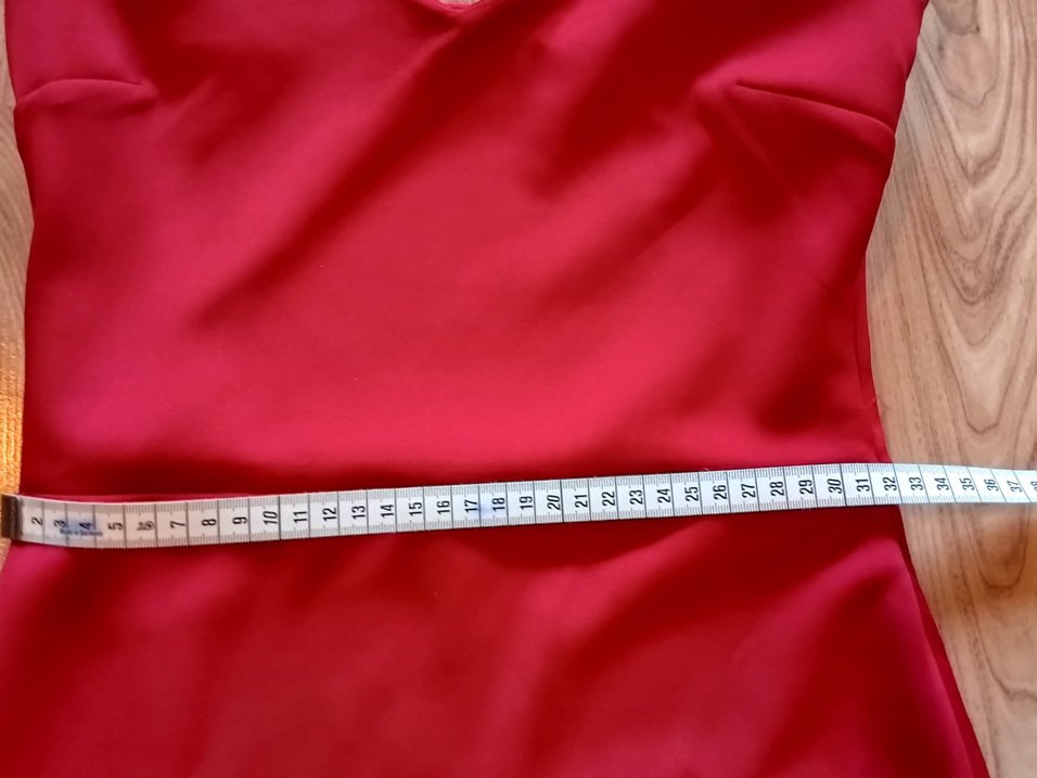 Kırmızı kalp yaka elbise - Görsel 4