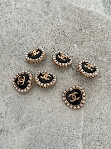 Chanel düğmeler 6 tane Yurtdışından getirdiğim 6 adet fiyatı