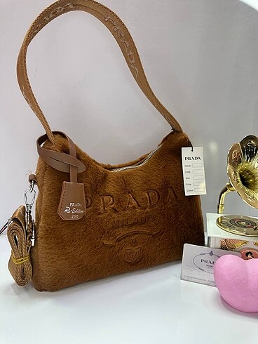 Prada pelus