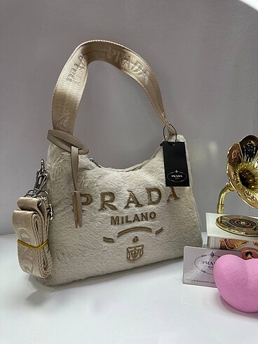 Prada pelus