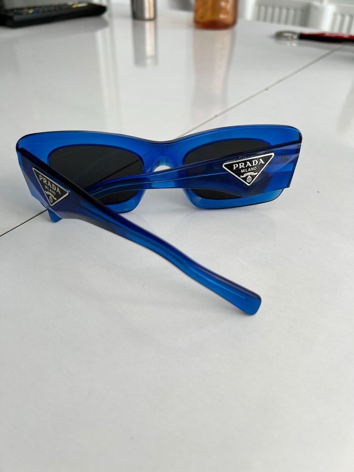 Şeffaf Mavi Kadın Güneş Gözlüğü - Görsel 3