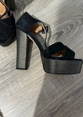 HOTİÇ Siyah Süet Platform Topuklu Kadın Ayakkabı - Görsel 3