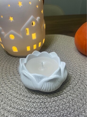 Diğer Lotus mum