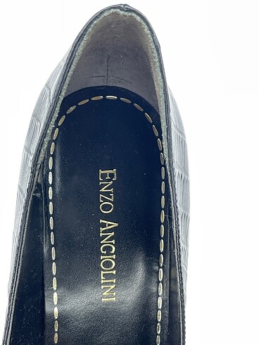 38,5 Beden siyah Renk Enzo Angiolini Sandalet %70 İndirimli.