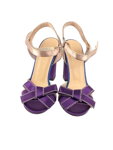 40 Beden Vintage Love Sandalet %70 İndirimli.