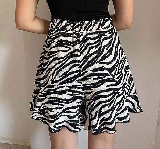 LC Waikiki Zebra desenli şort etek