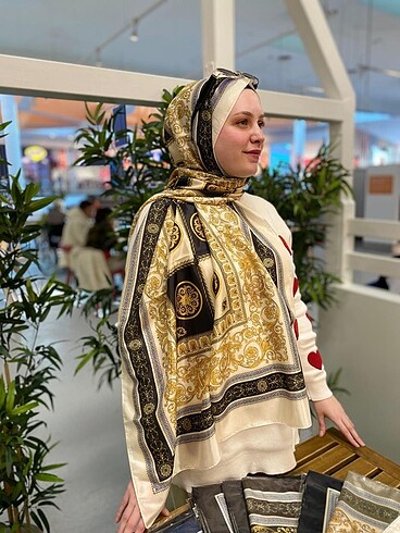 Diğer Versace Model Şal