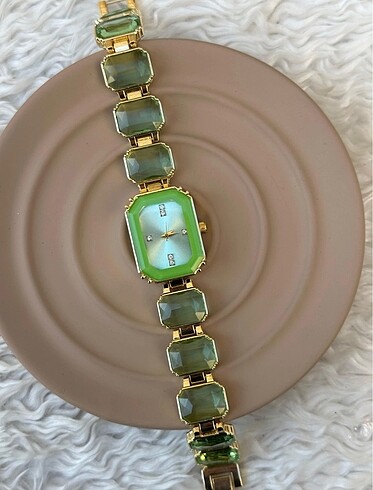 Swarovski Model Saat