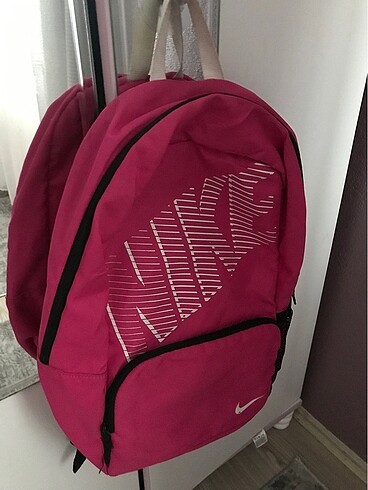 nike sirtcantasi