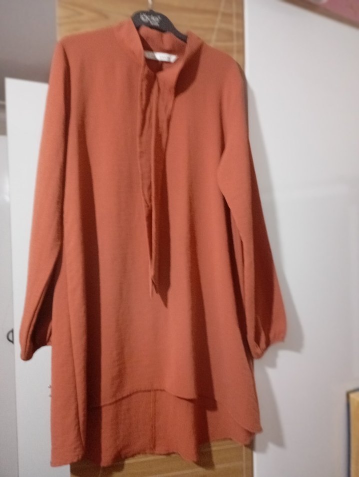 Uzun Kollu Bej Keten Tunik - Görsel 2