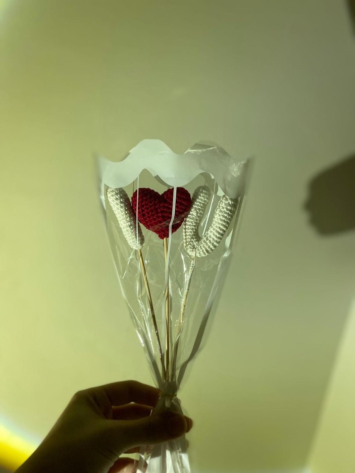 I  U figürlü örgü buket - Görsel 2