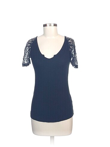 Zara Bluz %70 İndirimli.