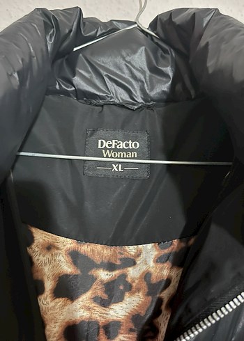 Sokak Stili Siyah Leopar Detaylı Uzun Kaban - Görsel 5