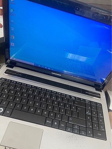 Grunding Grundig marka laptop