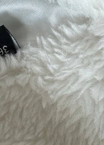 Beyaz Kadın Yumuşak Kürklü Ceket - Görsel 3
