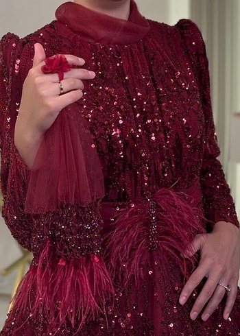 Bordo İşlemeli Uzun Kollu Drapeli Abiye Elbise - Görsel 3