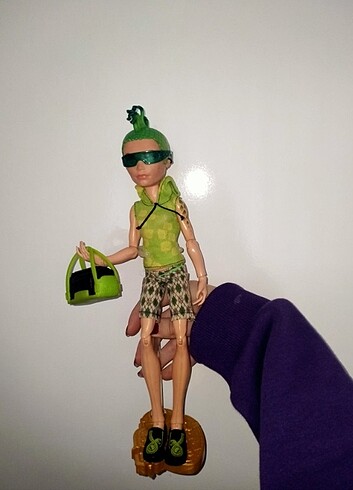 MONSTER HIGH Deuce Gorgon Erkek bebeği