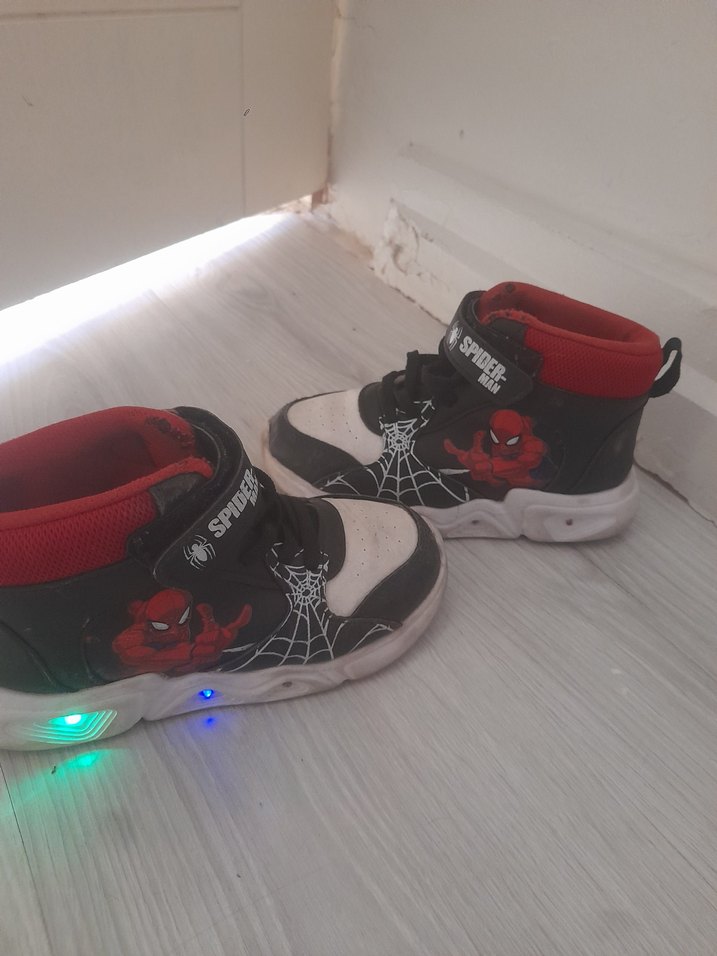 Kırmızı Örümcek Adam Desenli Erkek Çocuk Spor Ayakkabı - Görsel 2