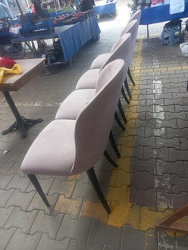 4 adet ahşap sandalye