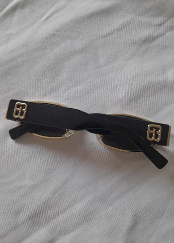 Parlak Altın Tokalı Kadın Güneş Gözlüğü - Görsel 2