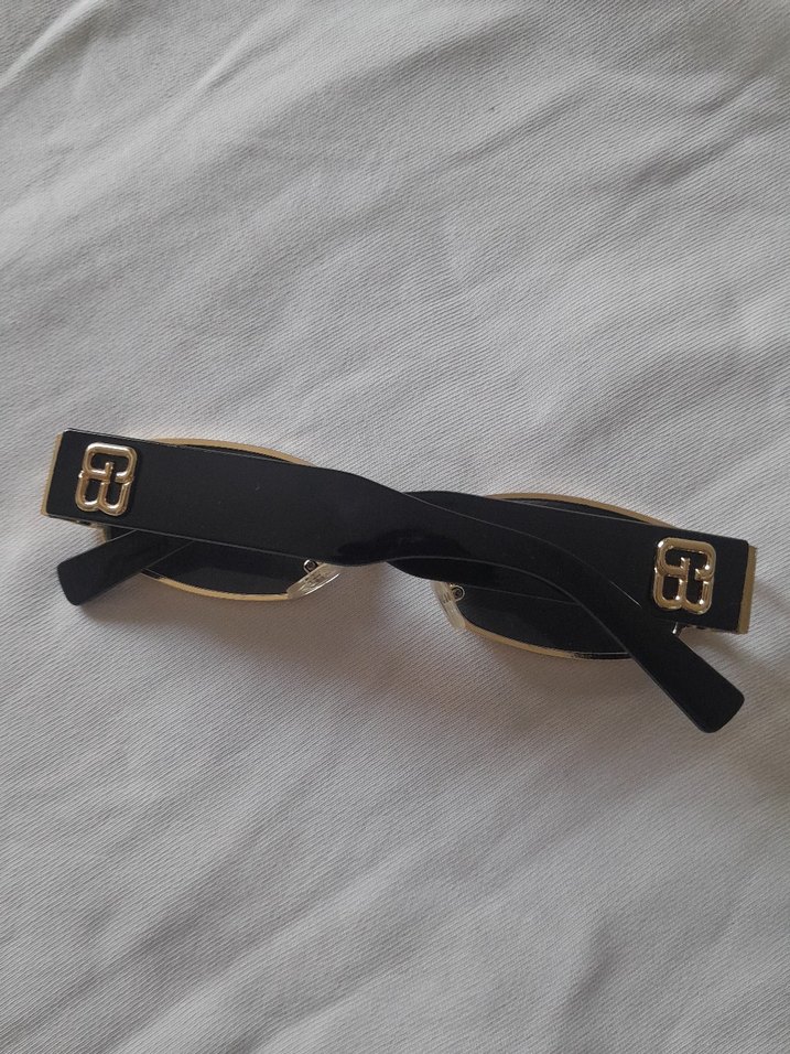 Parlak Altın Tokalı Kadın Güneş Gözlüğü - Görsel 2