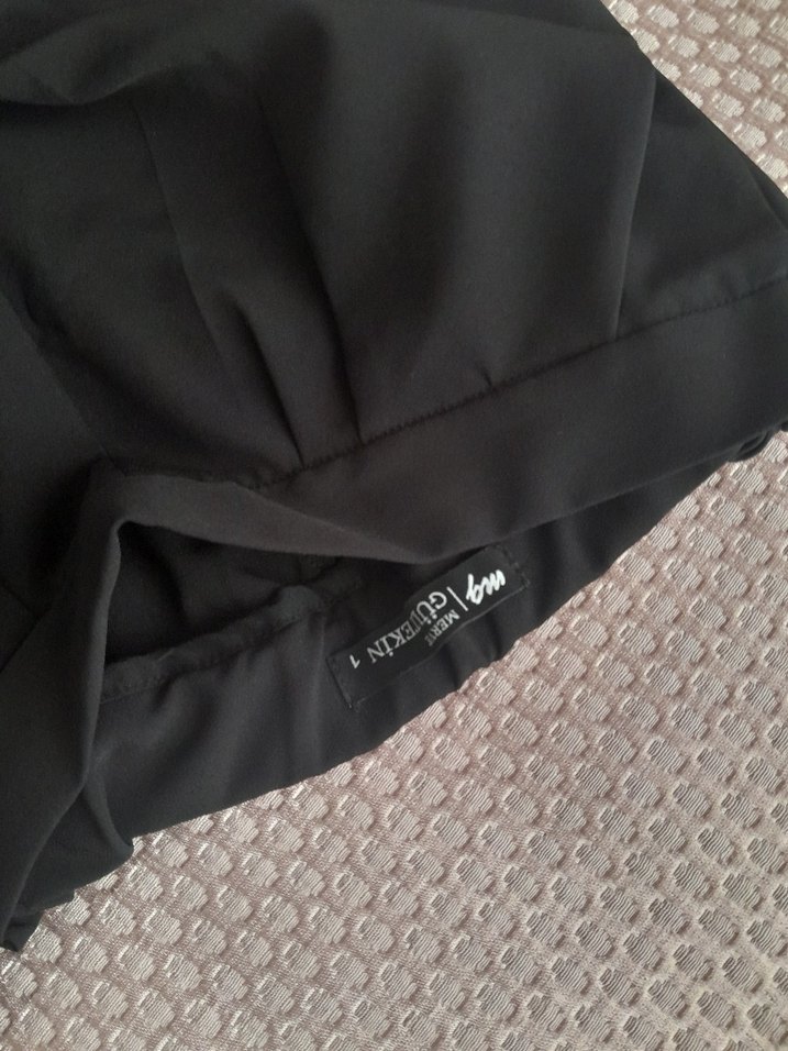 Kadın Siyah Pilili Midi Kumaş Pantolon - Görsel 3