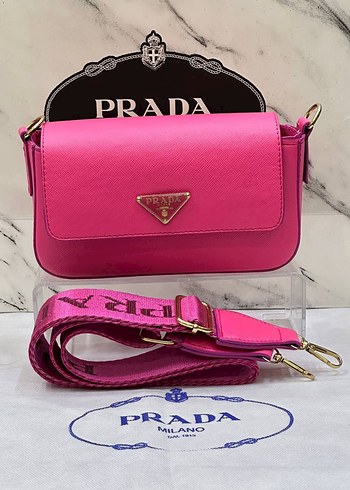 Beden siyah Renk Prada Siyah Deri Tokalı Kadın Çanta
