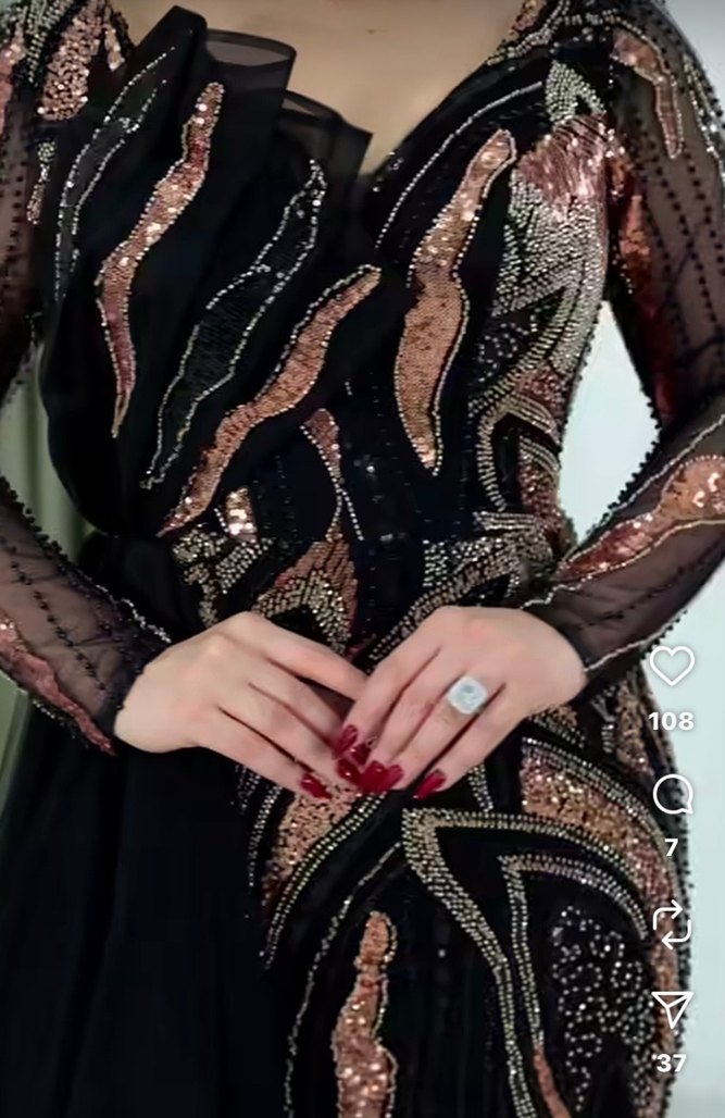 Uzun Kollu İşlemeli Siyah Abiye Elbise - Görsel 2