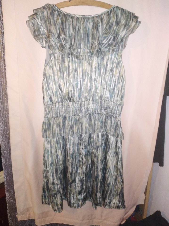 Desenli Pilili V Yaka Elbise - Görsel 2