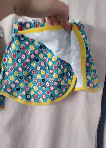 Çiçek Desenli Kız Yeleği ve Etek Takımı - Görsel 4