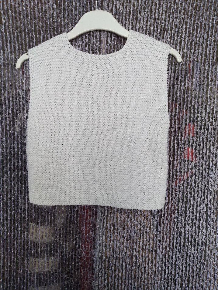 Erkek Çocuk Beyaz V Yaka Örgü Yelek - Görsel 2