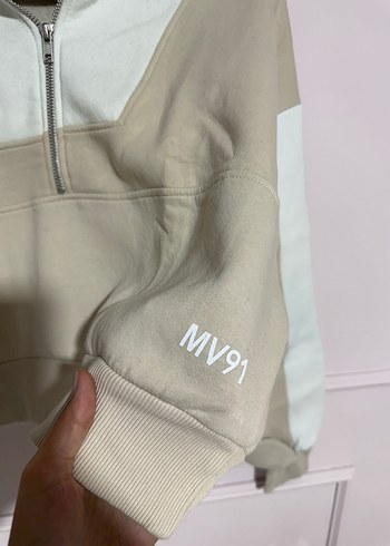 xs Beden Bej Fermuarlı Yüksek Yakalı Sweatshirt