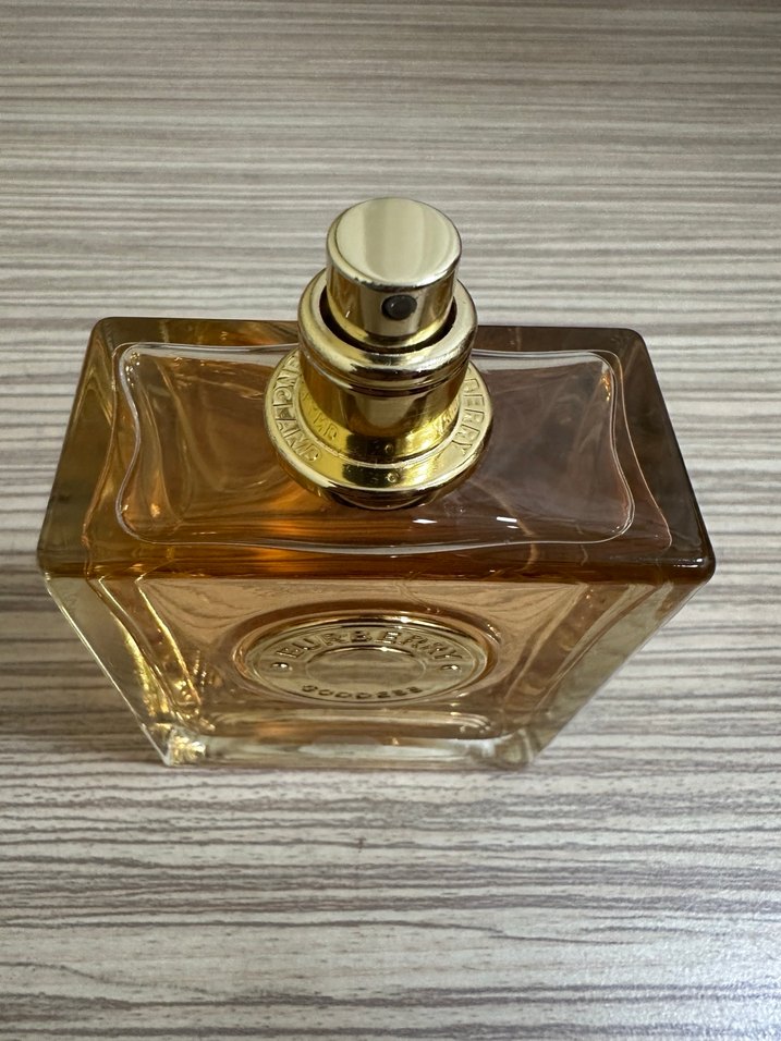 Orijinal Burberry Goddess 100 ml EDP - Görsel 3