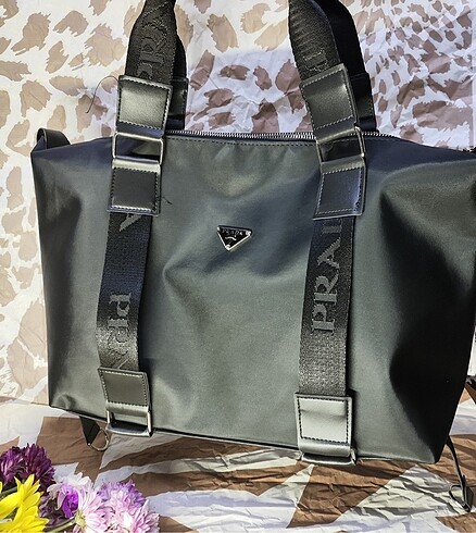 Prada çanta