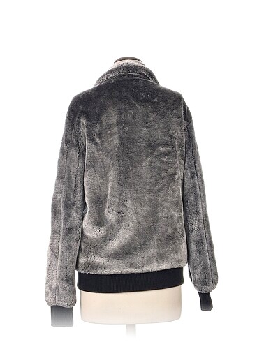 xl Beden Moncler Ceket %70 İndirimli.