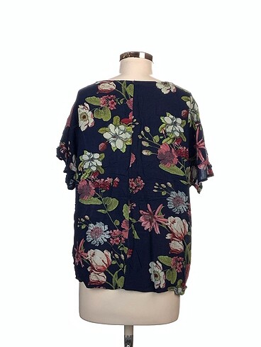 42 Beden LC Waikiki Bluz %70 İndirimli.